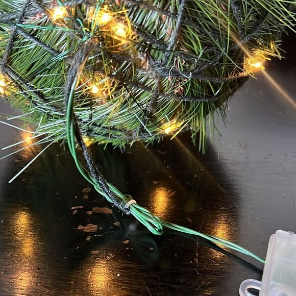 Pottery Barn Pre-Lit Faux Evergreen Medium Sphere NWOT OPEN BOX! - Picture 4 of 9